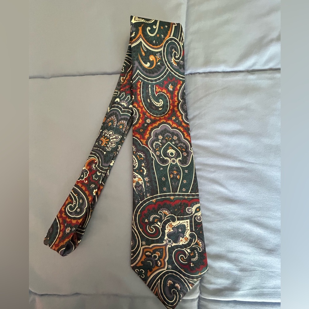 Vintage paisley tie from Johnny Carson line